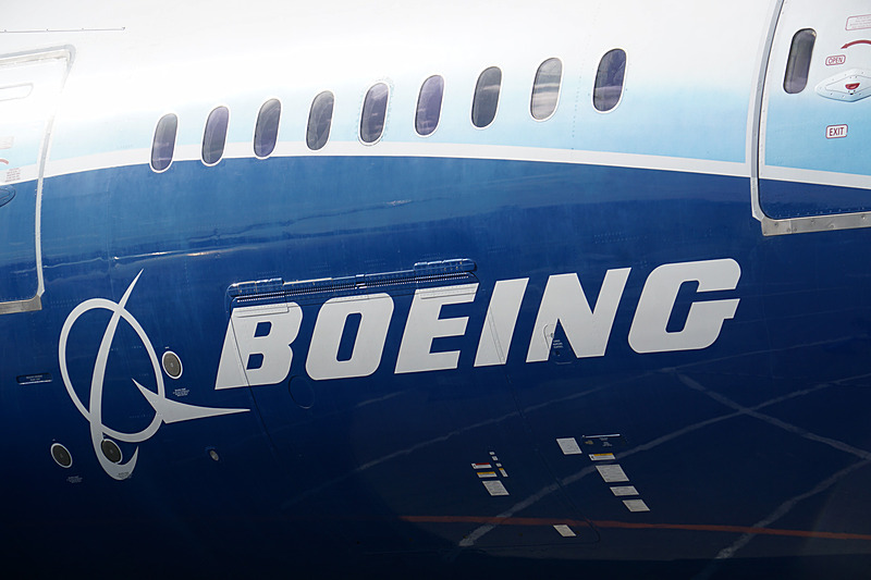 来場者は駐機した機体を前に写真撮影などを楽しんだ