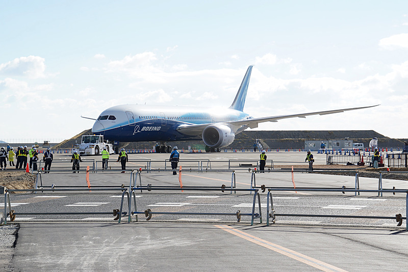 建物と両翼のクリアランスは70cmという