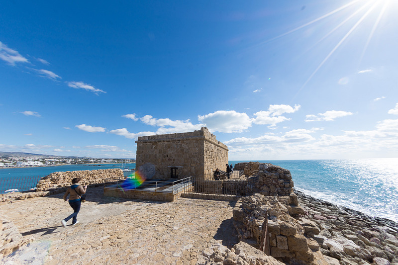 敵をいち早く見つける目的の場所だけに見晴らしは最高。よい意味であまりしっかり整備されていないので落ちないよう注意を要する