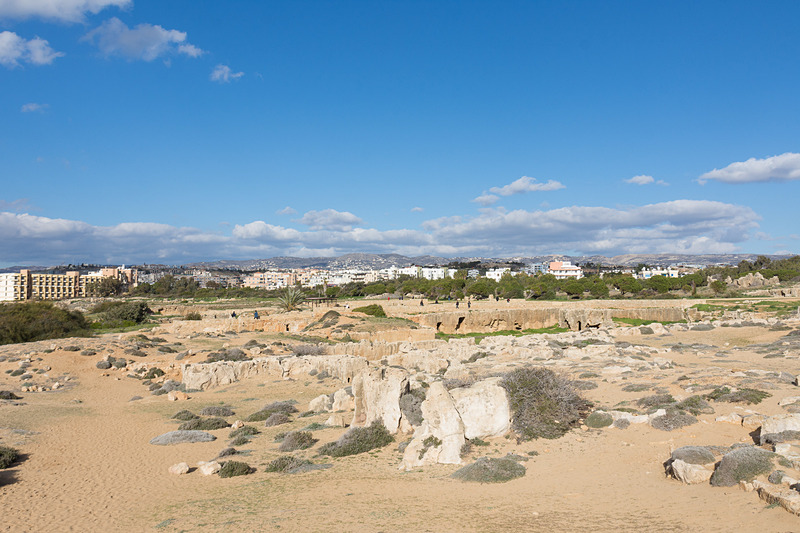 1つ1つの墓のサイズが大きく、それが集まっているので、必然的に非常に広大なエリアとなっている
