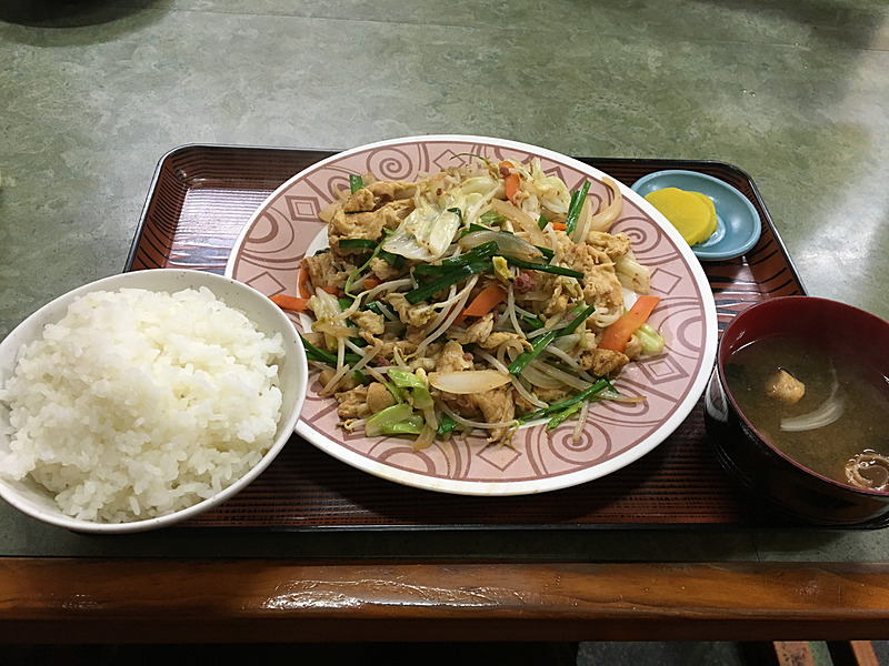 野菜たっぷりのフーチャンプルー定食