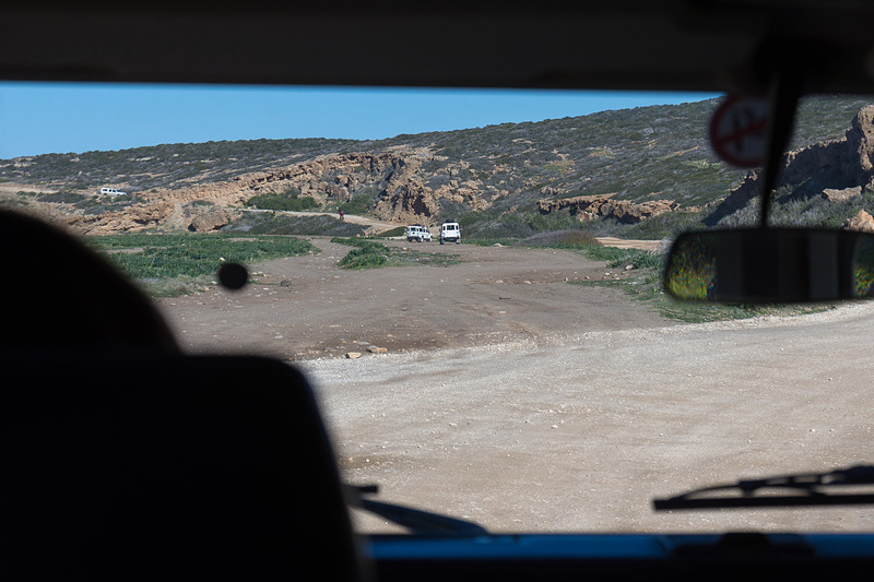 アカマス半島にさしかかると道なき道を進むような雰囲気に……