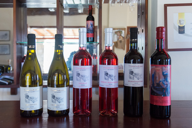 ツァンガリーデス・ワイナリー。おしゃれなバーのような雰囲気