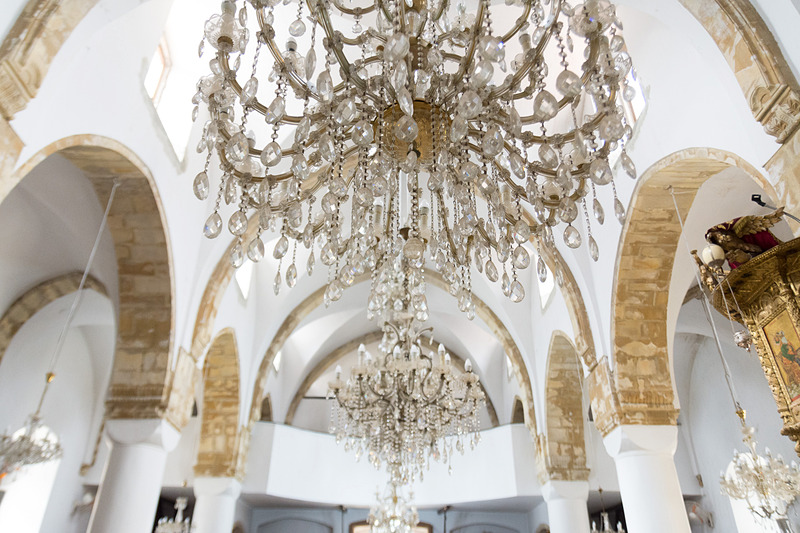 オモドス村の聖十字架教会（The Monastery of the Holy Cross）。ルーツは3世紀にさかのぼり、イエス・キリストを縛ったと言い伝えられる縄の一部も残されている