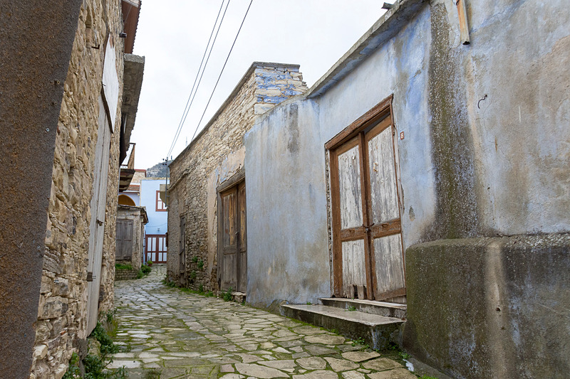 レフカラの街はどの道もフォトジェニック。かわいさと美しさを持ち合わせた魅力的な街並みだ