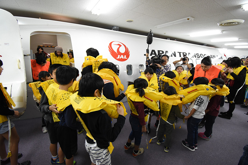 JTAメンテナンスセンター3階で航空教室を実施