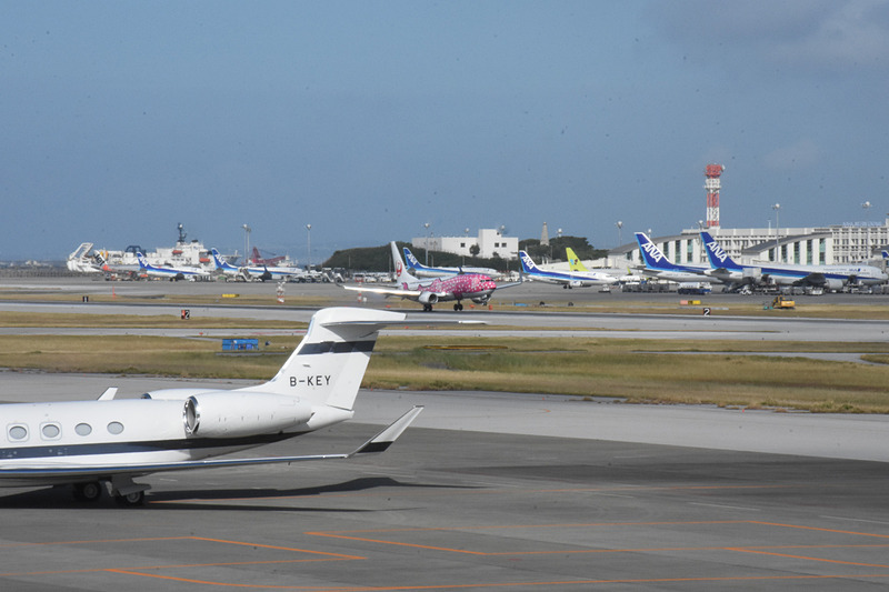 14時過ぎに新さくらジンベエが那覇空港に着陸