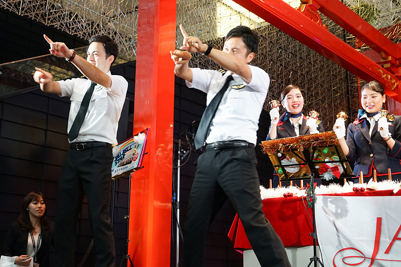 切れのいいノリノリのダンスパフォーマンス