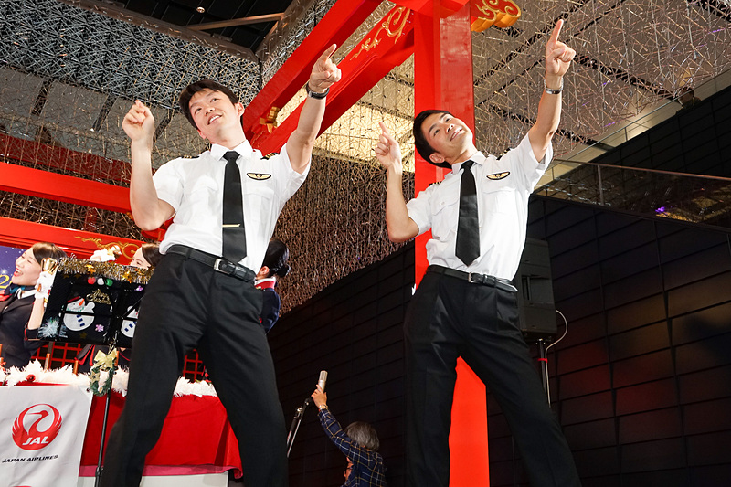 切れのいいノリノリのダンスパフォーマンス