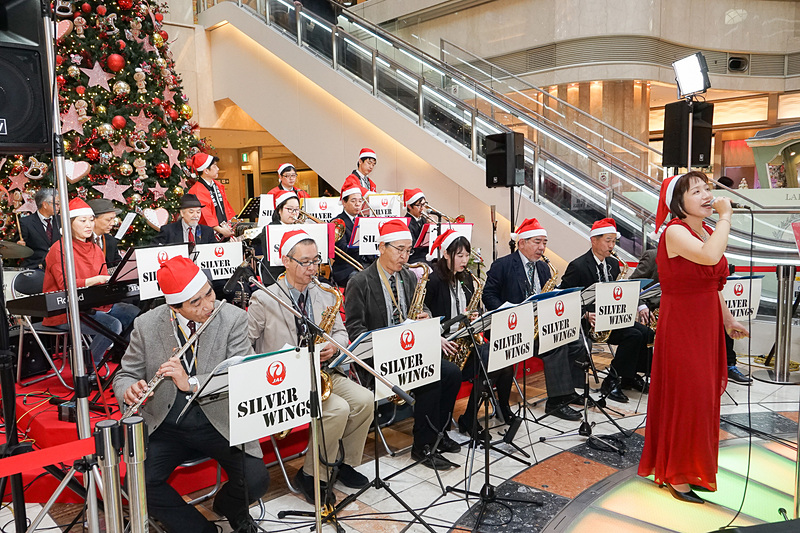 JAL JAZZビッグバンド「シルバーウイングス」の演奏