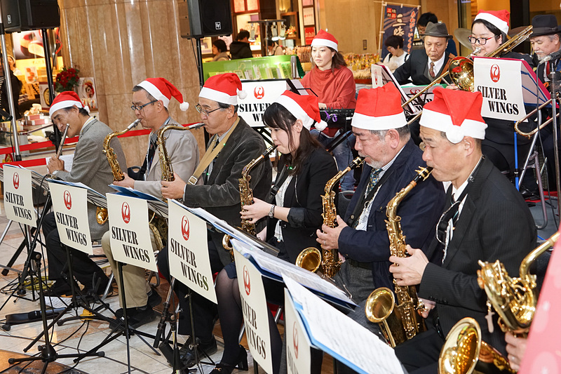 JAL JAZZビッグバンド「シルバーウイングス」の演奏