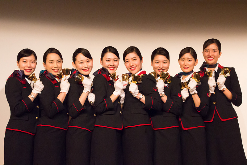 左から、岸上真唯子さん、堀口ひかりさん、佐藤妃桜華さん、濱地恵理さん、乙武英里さん、上田梨沙さん、森下杏樹さん、六角奈央さん