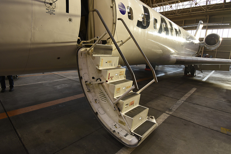 ドアとタラップが一体になっているステアウェイ