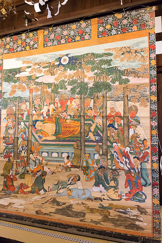 祖師堂の脇に展示されている大涅槃図