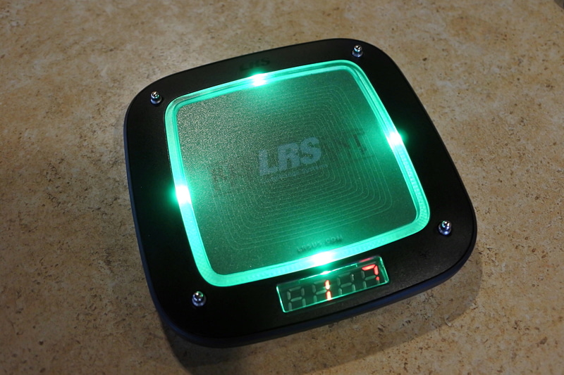 注文後に渡されるタグ。出来上がるとグリーンに光り呼び出しがかかる