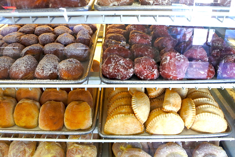 お目当ての「Poi Glaze」を発見