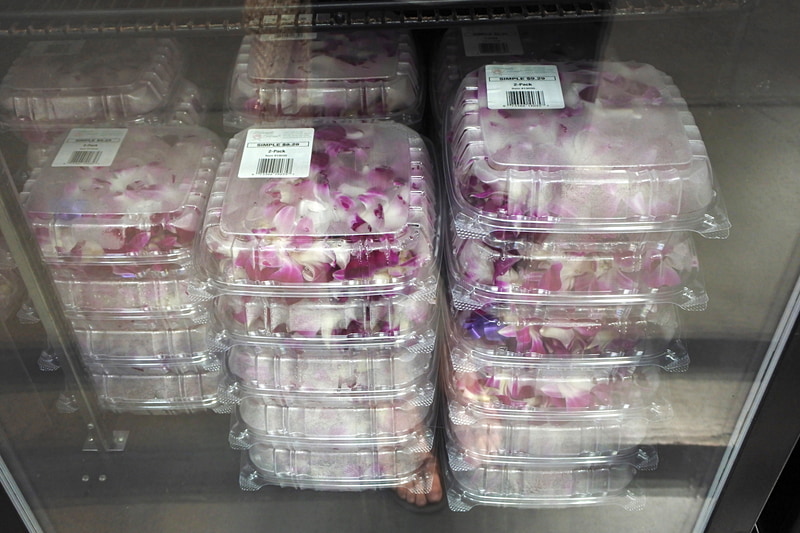 ハワイらしいレイも発見