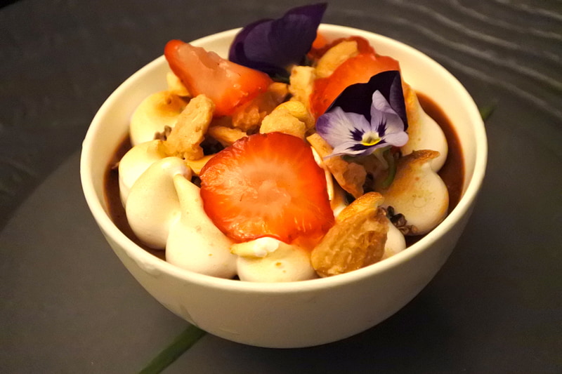 どっしり濃厚な味わいの「ワイレアチョコレートムース」