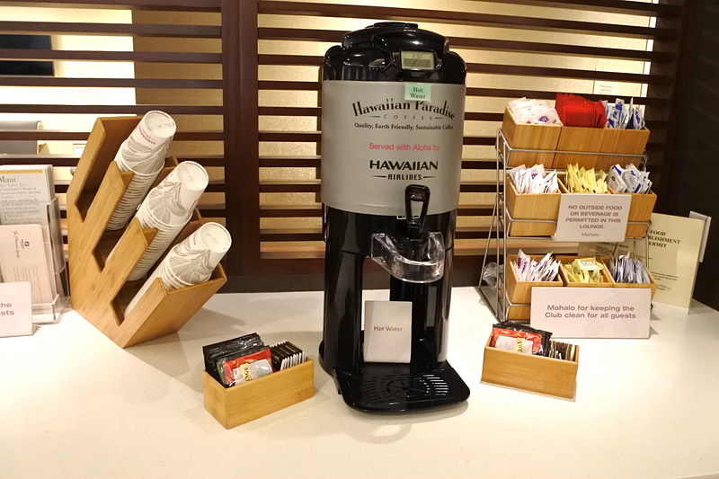 ホットコーヒーや紅茶、レモネードなどのドリンクも豊富