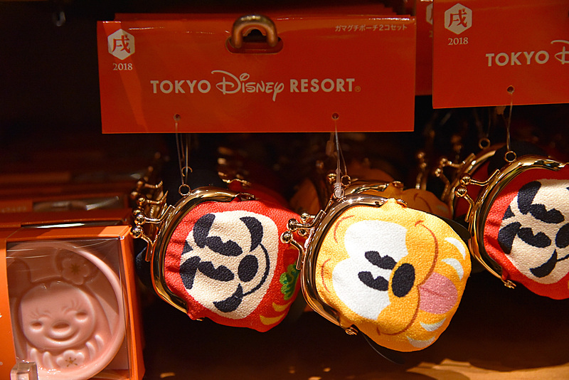 ダルマモチーフの「コインケースセット」（1900円）