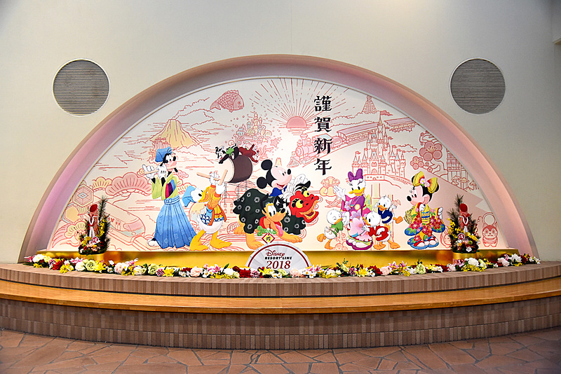 ディズニーリゾートラインの「リゾートゲートウェイ・ステーション」のフォトロケーション。とても華やかな雰囲気に包まれていた