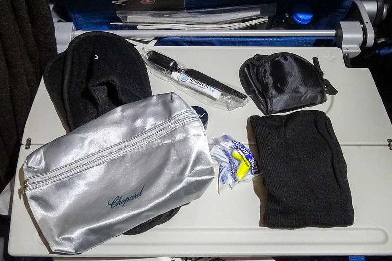 こちらは復路で提供されたショパール（Chopard）とコラボしたアメニティキット