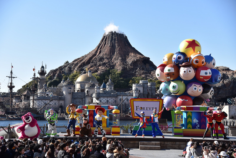 「ピクサー・プレイタイム・パルズ」では人気のキャタクターたちがメディテレーニアンハーバーに大集合