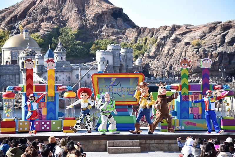 ディズニー/ピクサー映画「トイ・ストーリー」シリーズで大活躍のウッディやバズ・ライトイヤーたちがハーバーに！