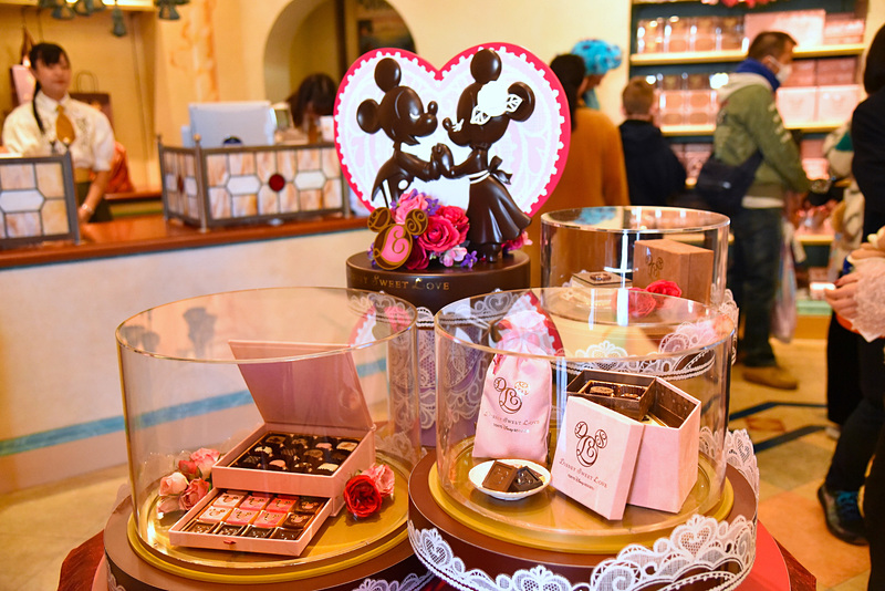 ショップ内にはこの時期だけのスペシャルなスイーツが並んでいる