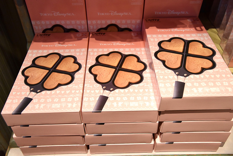 とびきりのスマイルパンケーキができあがる「フライパン」（3200円）