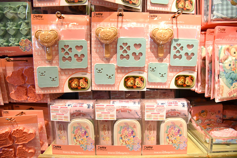 店内ではキッチングッズとともにお弁当を彩る「お弁当グッズ」（3400円）や「おにぎりキット」（1500円）も手に入れられる