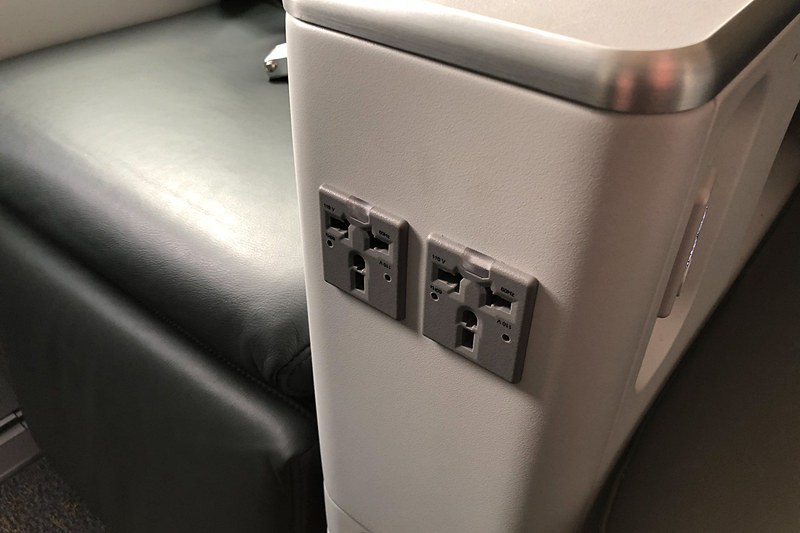 コンセントが使いやすい位置にある