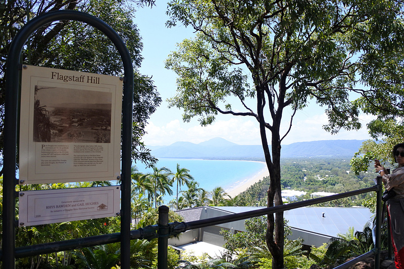 きれいなカーブを描く海岸線を眺めたい場合は「Flagstaff Hill」の展望台へ