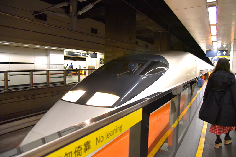 日本の700系をベースにした「700T」が入線してきました