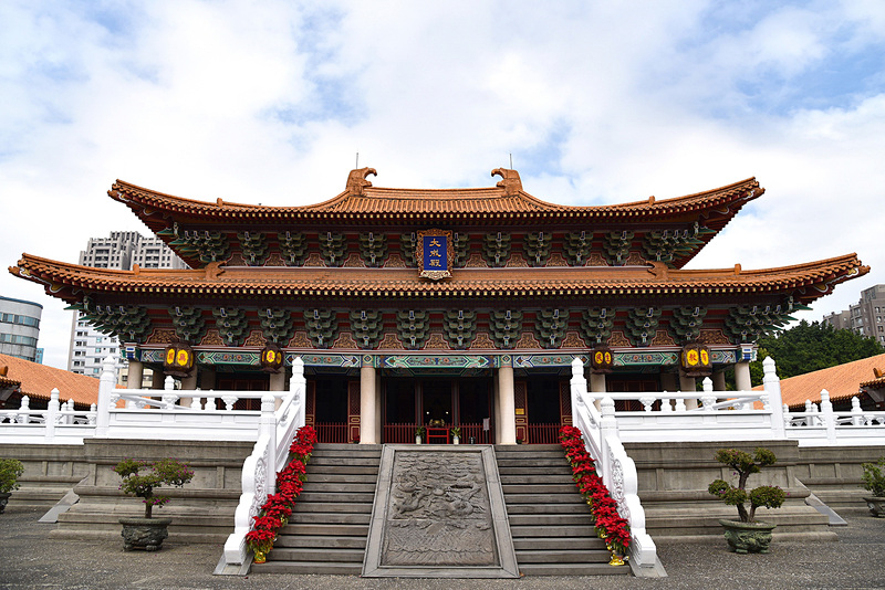 学問の神様として受験や資格取得で多くの人々が訪れる「台中市孔子廟」へ