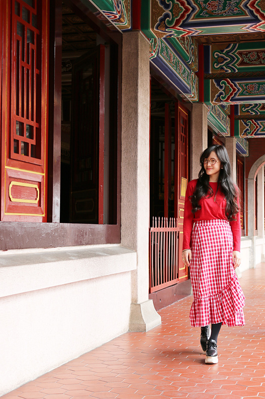 大成殿の周囲には、大成門から崇聖祠まで鮮やかに彩られた回廊が続く