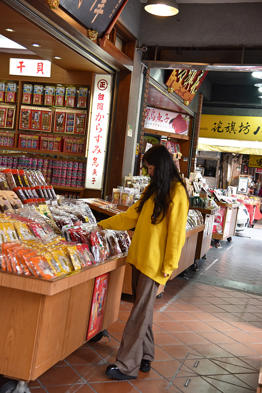 漢方や乾物が豊富に揃う「迪化街」で軒先を眺めながらお土産探し