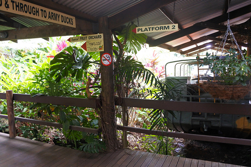 出発は2つのプラットフォームから