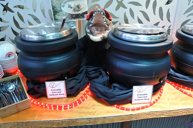 「Crocodile, Corn and Saltbush Soup」もコーン仕立てで柔らかな風味