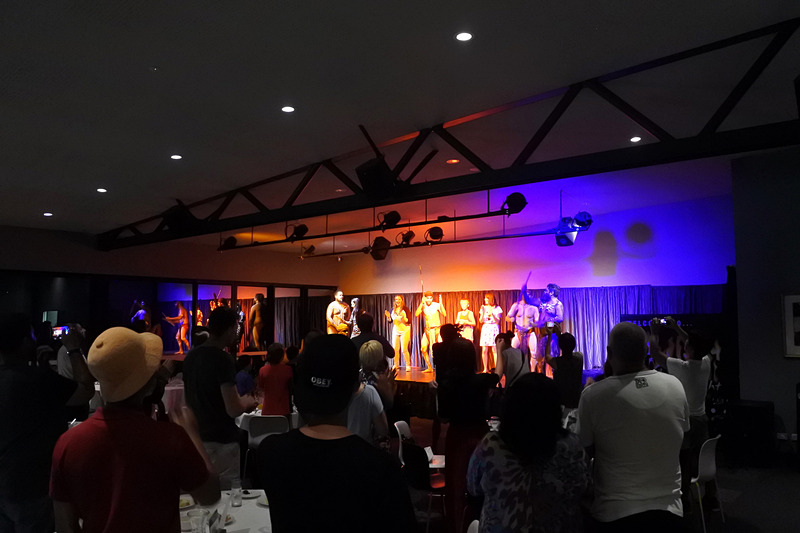 「飛べ！　ブロルガ」ではステージと会場が一体化するほどの盛り上がりに