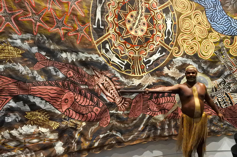 バラマンディなどのオーストラリアになじみ深い生き物が数多く描かれている