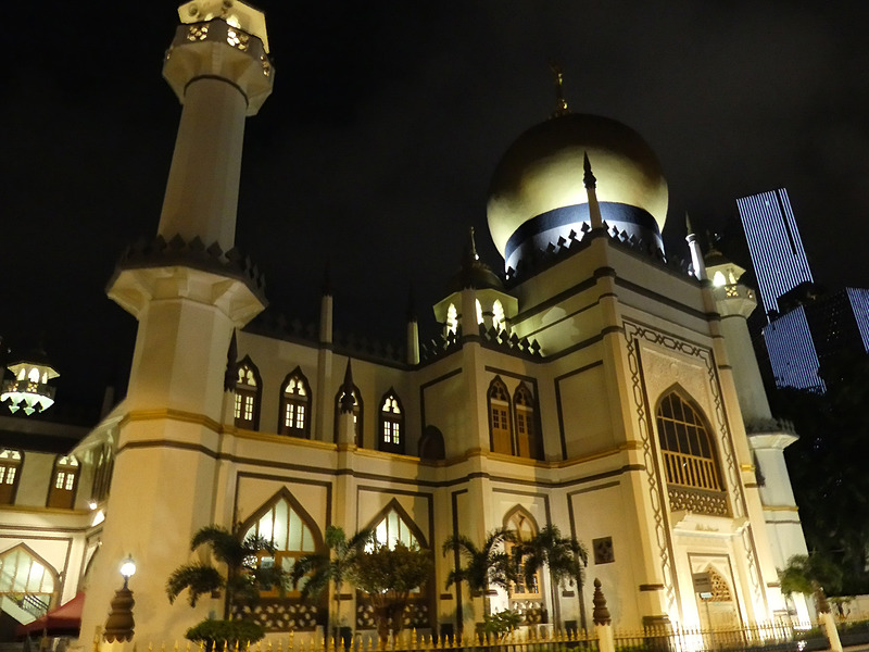 夜のサルタン・モスク