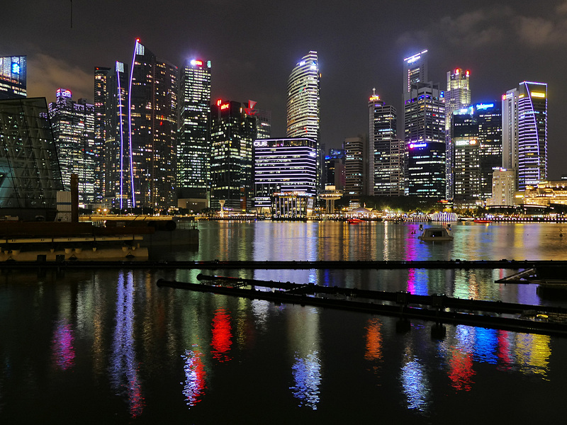 シンガポール摩天楼の夜景
