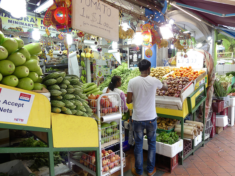 八百屋さんの数に圧倒！　インド料理っていろんな種類の野菜を使うのですね