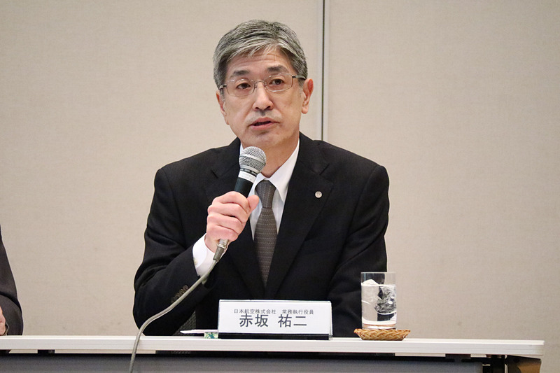 JALは4月1日以降、赤坂祐二氏が社長に就任すると発表した