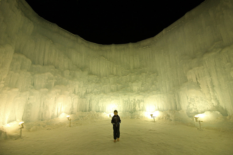 「ビッグマウンテン」内側。迫力あるフォトスポットだ