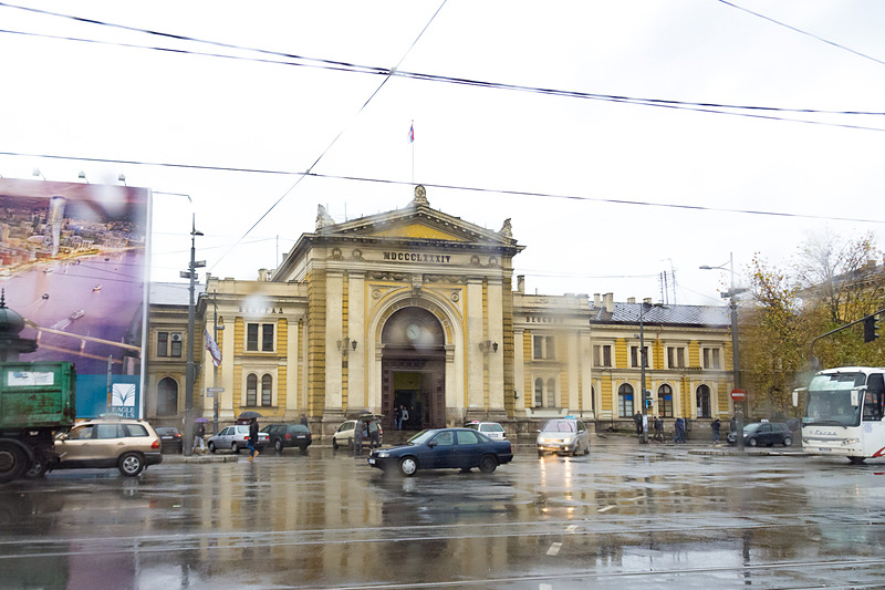 「007/ロシアより愛をこめて」でも有名なベオグラード駅