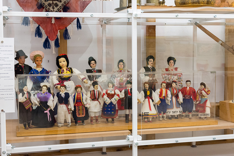 ユーゴスラビア歴史博物館。ユーゴスラビア連邦時代のアイテムが数多く並ぶ。複数民族を集めた展示にしんみりした気持ちにもなる