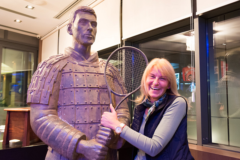 たまたまお店にいて挨拶する機会を得たジョコビッチ選手のお母さん、ディアナ・ジョコビッチ（Dijana Djokovic）さん