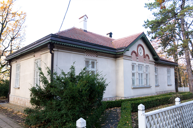 キング・ペータルズ・ハウス（King Petar's House）。トポラの旗などセルビア蜂起＆独立に関する展示や、トポラで生産が盛んなワインなどを紹介している